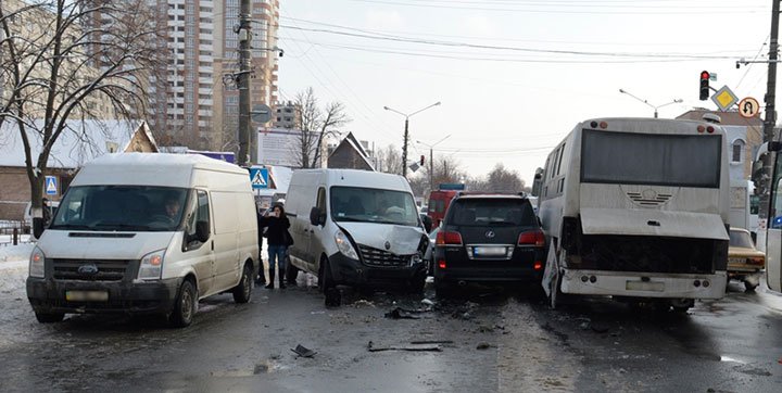 Масштабне ДТП в Борисполі: розбито п'ять автомобілів (Оновлено) Масштабне ДТП в Борисполі: розбито п'ять автомобілів (Оновлено)