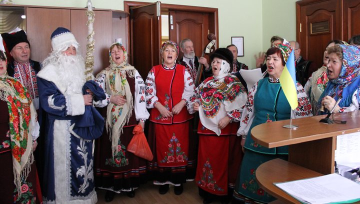 Колектив «Барви України» щедрували для Бориспільської районної адміністрації Колектив «Барви України» щедрували для Бориспільської районної адміністрації