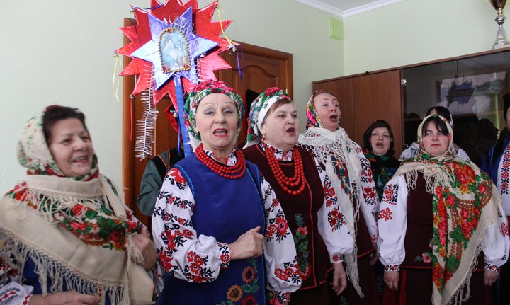 Колектив «Барви України» щедрували для Бориспільської районної адміністрації Колектив «Барви України» щедрували для Бориспільської районної адміністрації