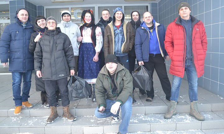 Учні з Переяславщини привітали бійців АТО різдвяним вертепом Учні з Переяславщини привітали бійців АТО різдвяним вертепом