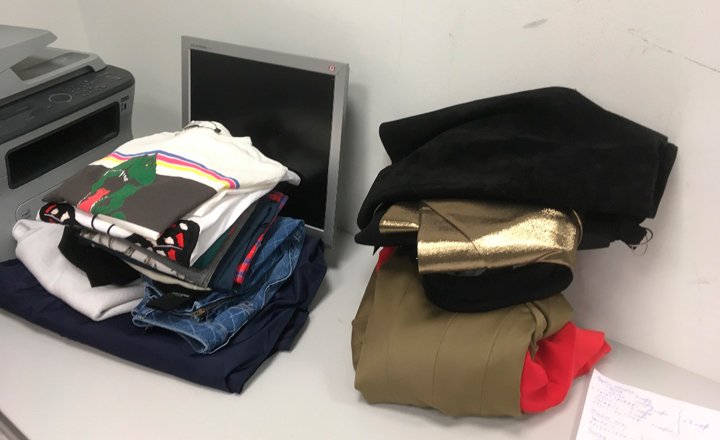 В "Борисполі" виявили українку, яка везла з Парижу брендовий одяг на понад півмільйона гривень В "Борисполі" виявили українку, яка везла з Парижу брендовий одяг на понад півмільйона гривень