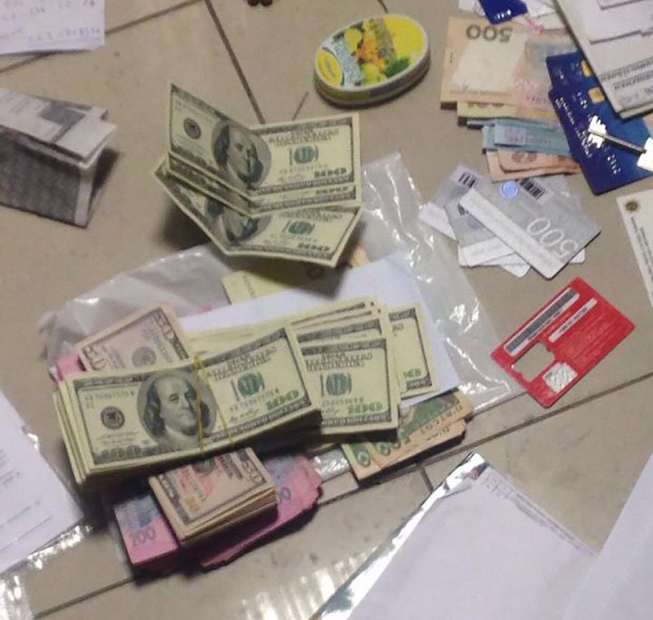 СБУ затримала на хабарі начальника посту Київської міської митниці СБУ затримала на хабарі начальника посту Київської міської митниці