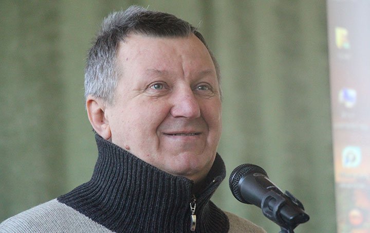 В с. Гора відомий в Україні фото-журналіс газети «Голос України» Олександра Кліменко презентував книгу «Фронтовий альбом» В с. Гора відомий в Україні фото-журналіс газети «Голос України» Олександра Кліменко презентував книгу «Фронтовий альбом»