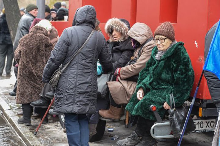 Пенсійні жахіття для українців. Допоможи державі – помри до пенсії!