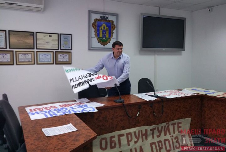 У Броварах люди перекривали вулицю вимагаючи знизити ціну на проїзд