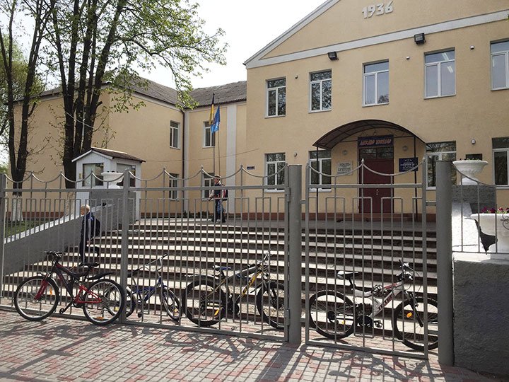 Щоб створити нове,  необхідно мислити  по-новому