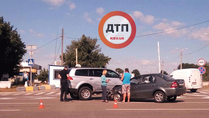Неподалік аеропорту "Бориспіль" сталася ДТП Неподалік аеропорту "Бориспіль" сталася ДТП