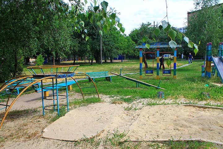 На яких дитячих майданчиках розвиваються бориспільські малюки