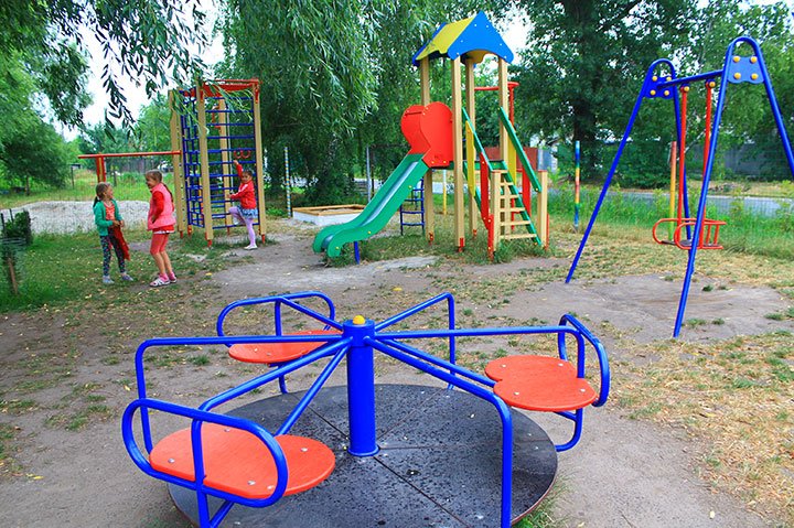На яких дитячих майданчиках розвиваються бориспільські малюки