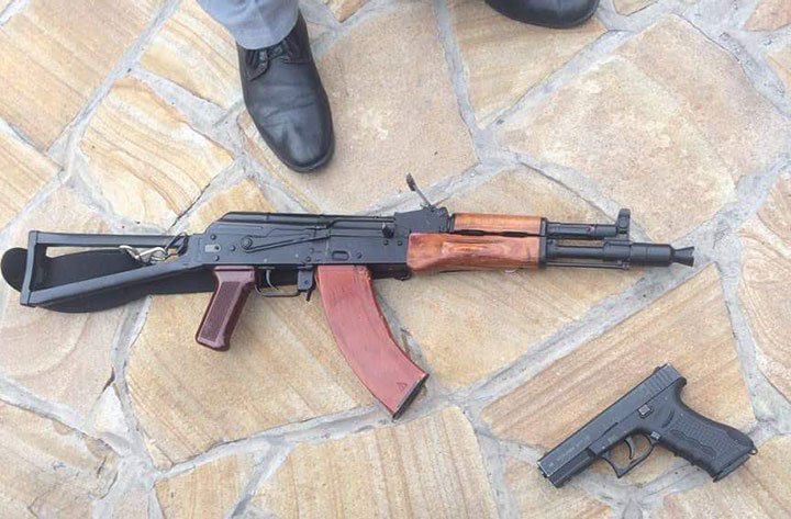 У Бориспільському районі злочинна група намагалася відібрати житло у двох власників У Бориспільському районі злочинна група намагалася відібрати житло у двох власників