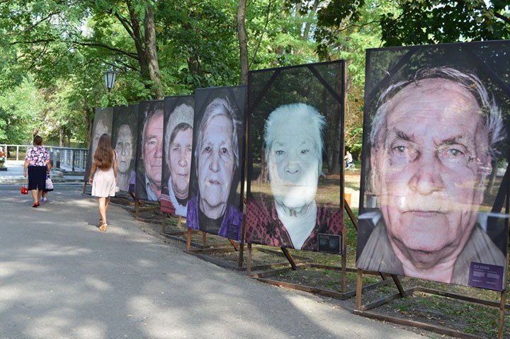 У Переяславі-Хмельницькому німецький фотограф представив виставку “Проти забуття”