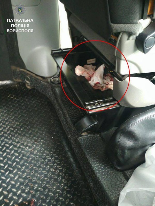 Бориспільські патрульні затримали двох чоловіків, які  ймовірно вчинили розбійний напад у Києві