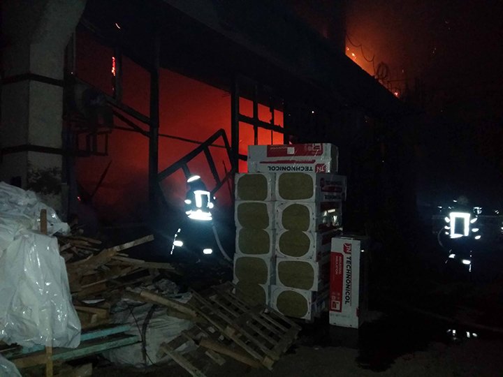 У Броварах сталася пожежа у виробничому цеху