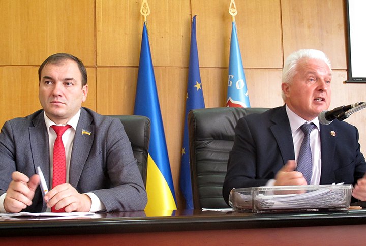 Годунку і Хамракулову «ні»,  а вода по повній