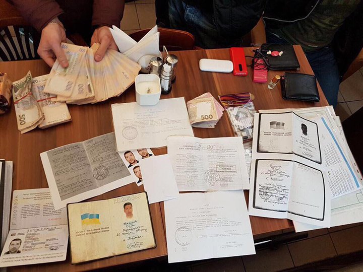 В Київській області затримали організаторів нелегальної міграції, причетних до ІДІЛ В Київській області затримали організаторів нелегальної міграції, причетних до ІДІЛ