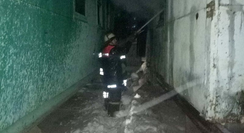 У Борисполі рятувальники ліквідували загорання приватного вагончика