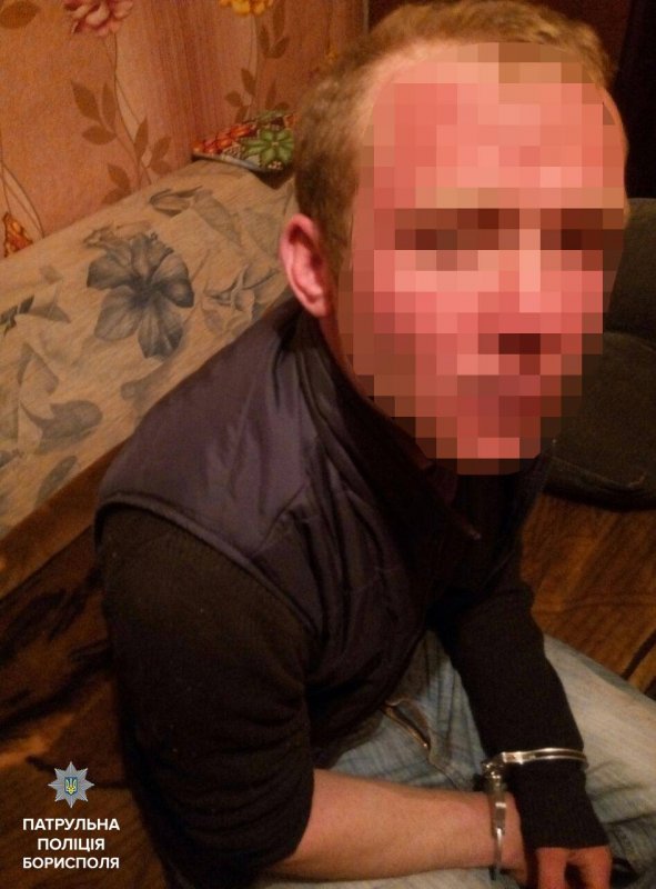 У Борисполі злочинець вдерся до будинку літньої жінки та намагався її роздягнути