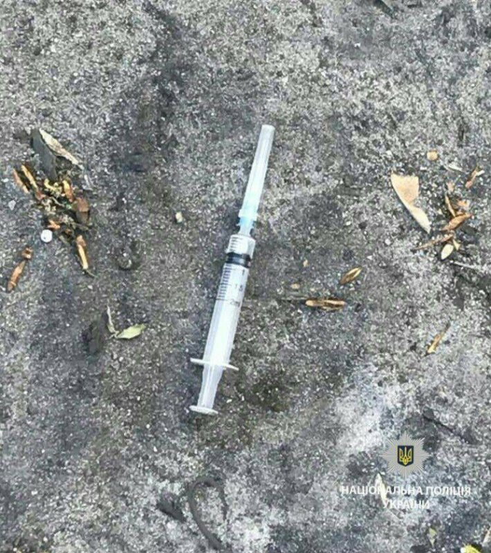 В Броварах поліцейські виявили у водія іномарки кастет та наркотики