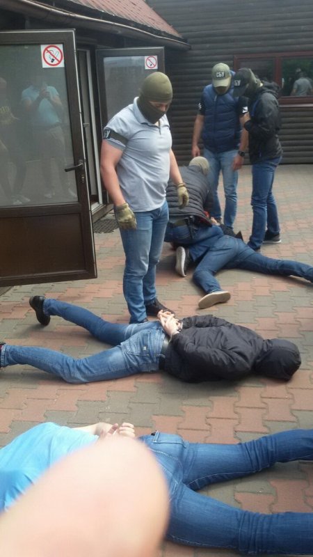 СБУ затримала банду викрадачів людей на території одного із ресторанів Борисполя СБУ затримала банду викрадачів людей на території одного із ресторанів Борисполя