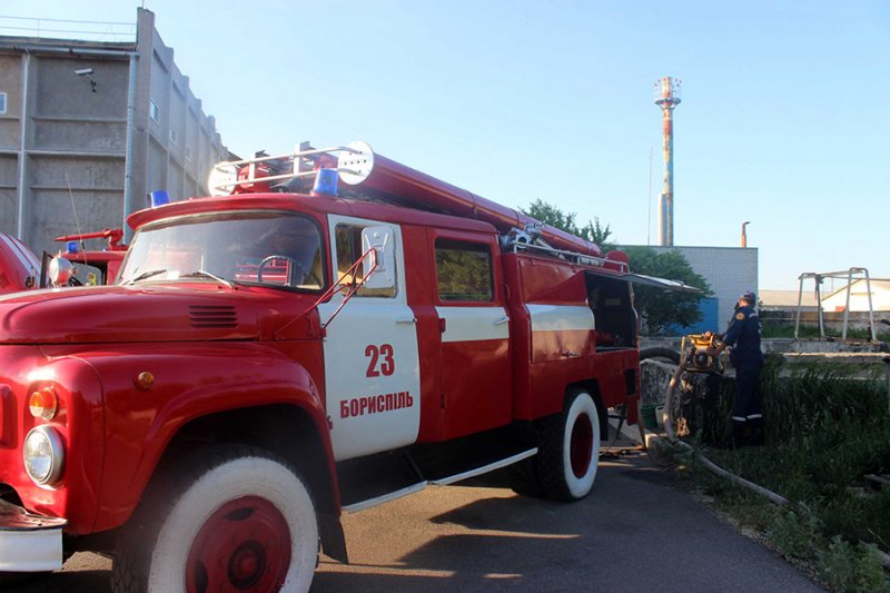 У Борисполі вогнеборці ліквідували пожежу в не експлуатуючій господарчій будівлі