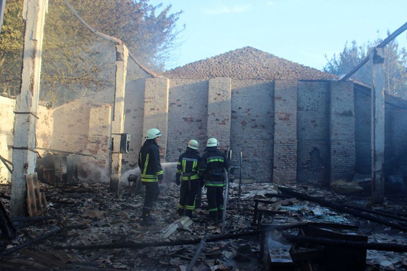 У Борисполі вогнеборці ліквідували пожежу в не експлуатуючій господарчій будівлі