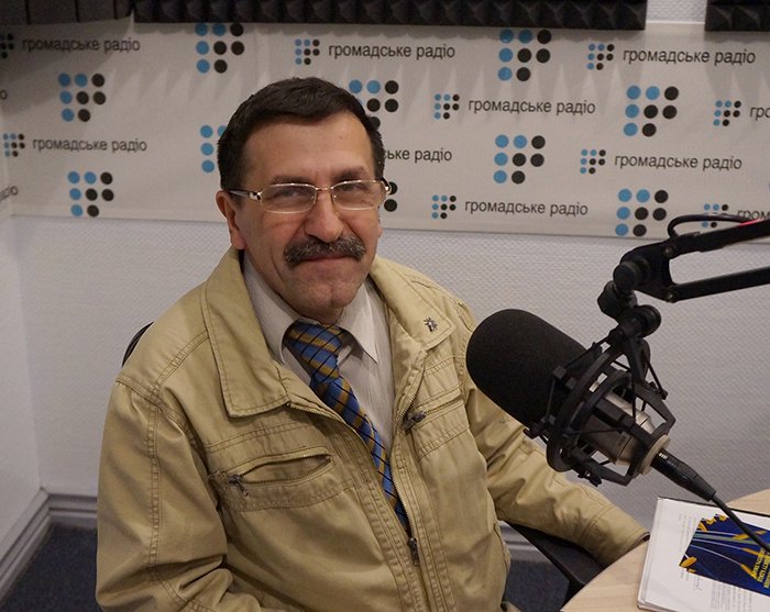 Сергій Шмуля: «Бджоляр-виробник відчуває себе приниженим двічі: від держави і від бізнесу» Сергій Шмуля: «Бджоляр-виробник відчуває себе приниженим двічі: від держави і від бізнесу»