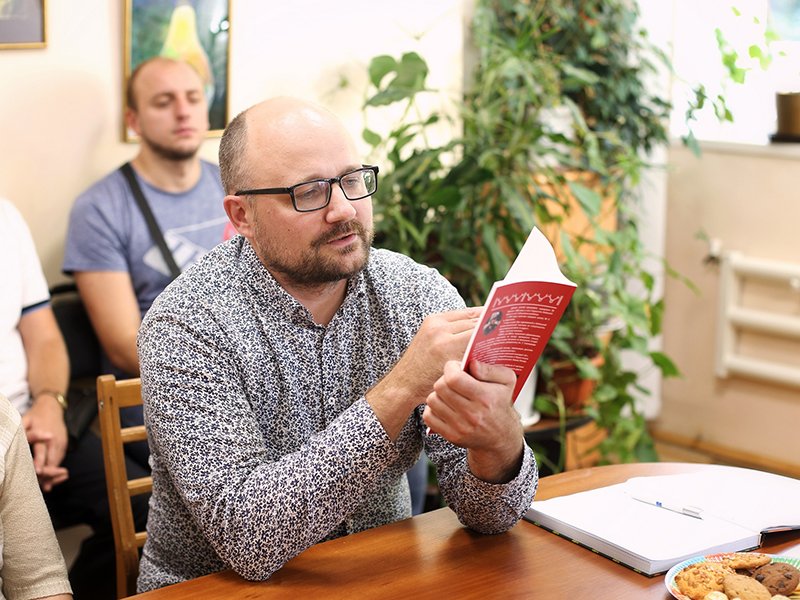 Сергій Дячук: «Тут провінціалізм, а там, на трохи вищому рівні, те саме болото» Сергій Дячук: «Тут провінціалізм, а там, на трохи вищому рівні, те саме болото»