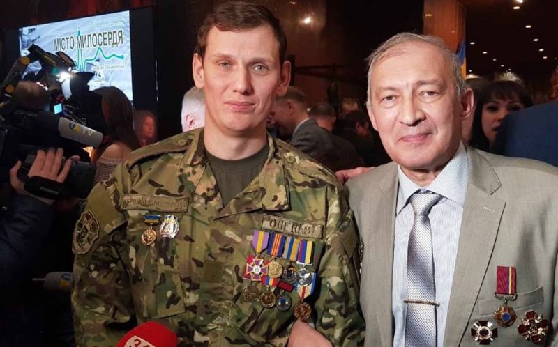 Дмитро Краслянський: «Я повернувся додому з війни, навчився ходити, говорити, тепер готуюсь до власного весілля...» Дмитро Краслянський: «Я повернувся додому з війни, навчився ходити, говорити, тепер готуюсь до власного весілля...»
