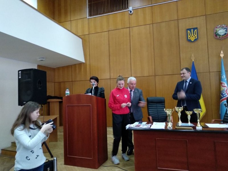 Міський голова Борисполя вручив посвідчення кандидатів у майстри спорту вихованцям Бориспільської ДЮСШ