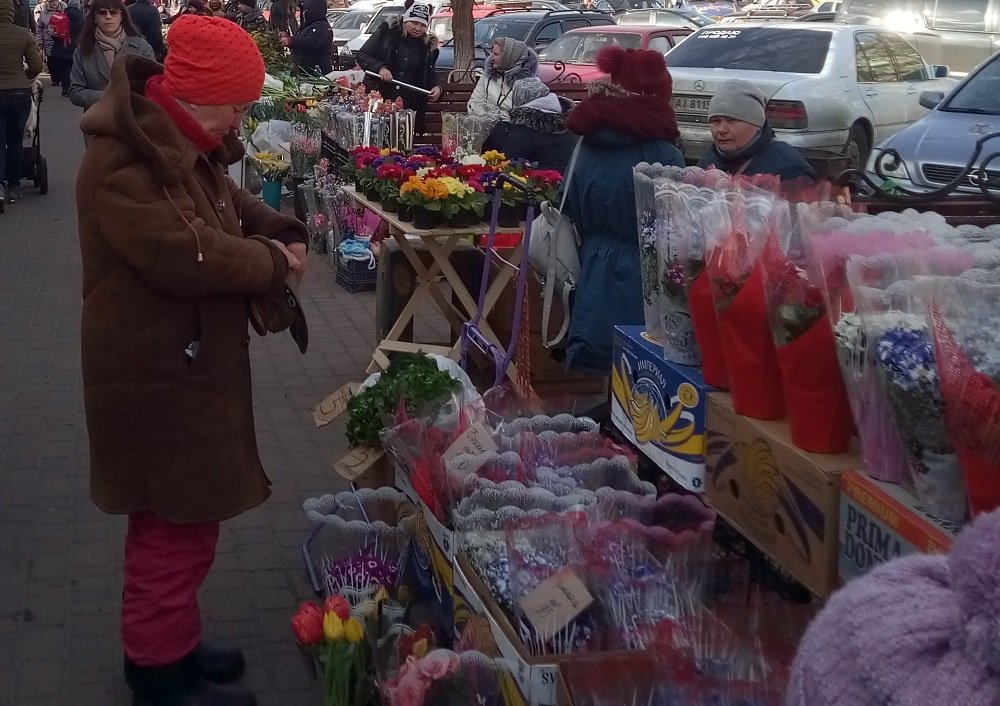 ФОТОФАКТ. Стихійна торгівля «процвітає»