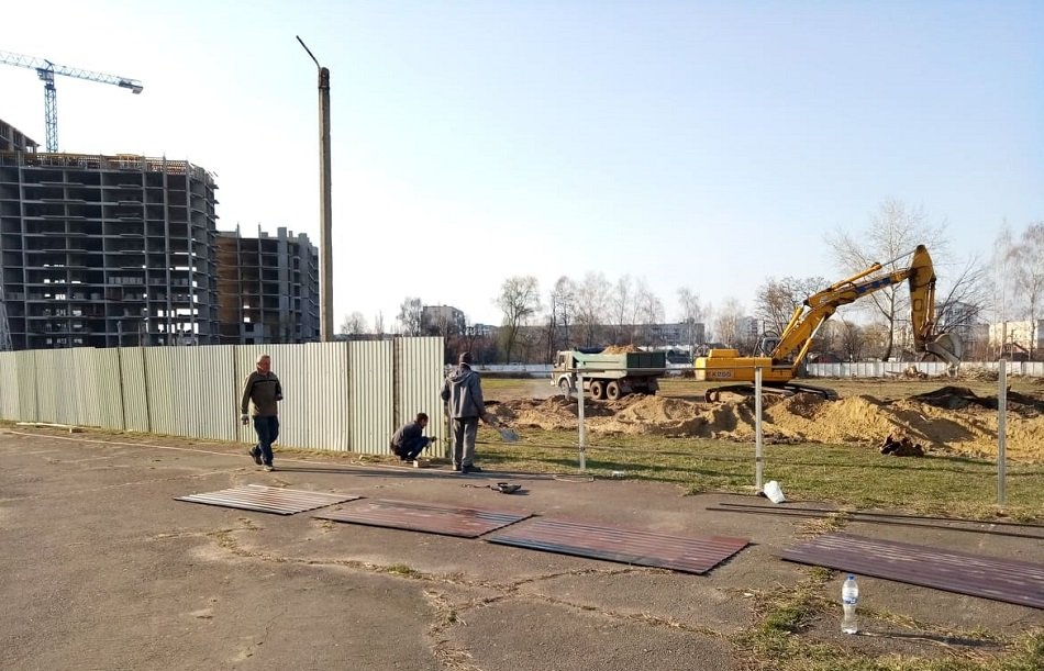 В НВК «Гімназія «Перспектива» почалися підготовчі роботи по будівництву стадіону.