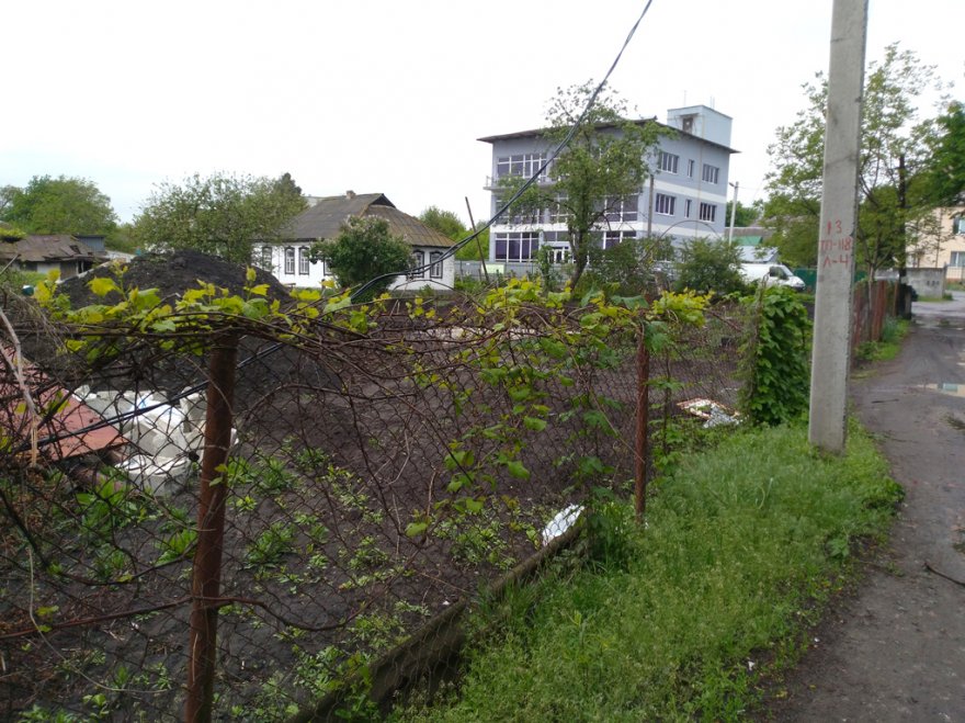 Нове будівництво на ділянці охоронного статусу на вулиці Верхній Вал у Борисполі