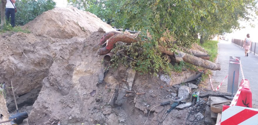 Вулиці Нижній Вал і Бежівка активно готують до зими Вулиці Нижній Вал і Бежівка активно готують до зими