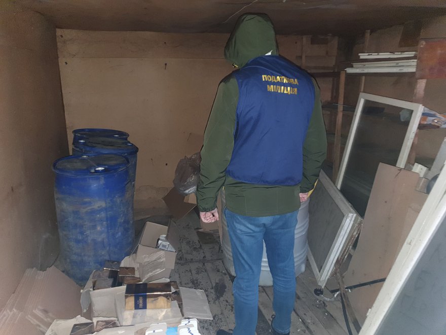 У Борисполі виявили цех із виготовлення алкогольного фальсифікату