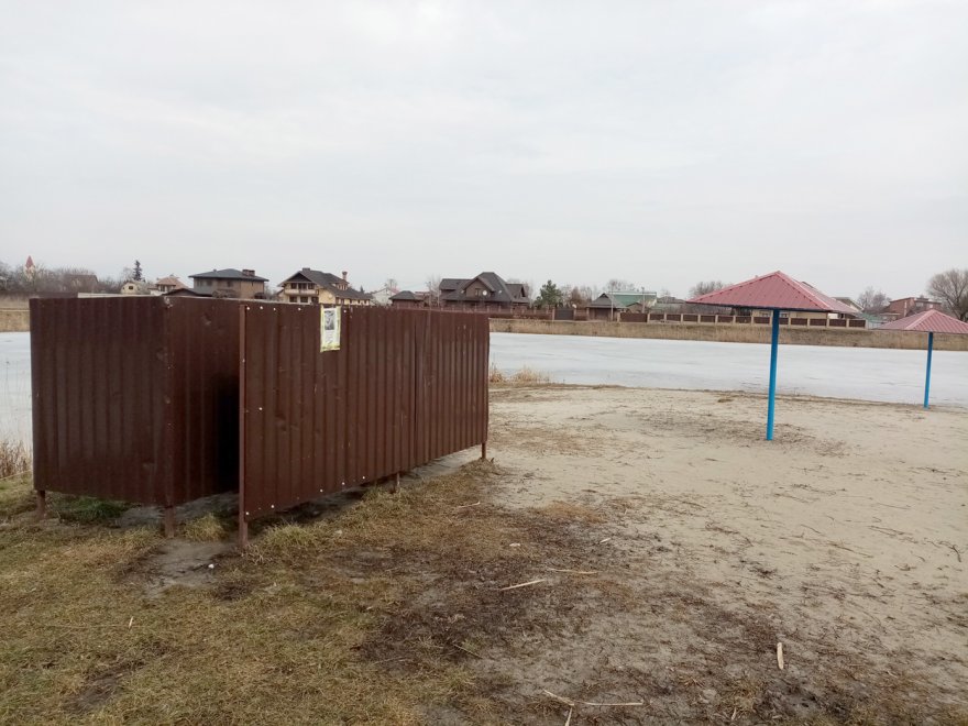 Олесницьке сьогодні: собачі екскременти, бридка вбиральня і аквапарк 