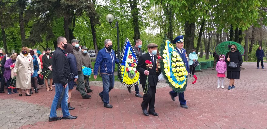 Схиливши голови до Вічного вогню бориспільці вшанували пам’ять наших захисників