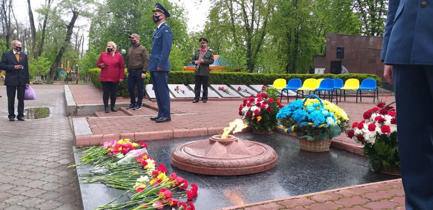 Схиливши голови до Вічного вогню бориспільці вшанували пам’ять наших захисників