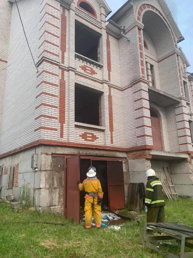 У Горі діти розгромили та підпалили будинок
