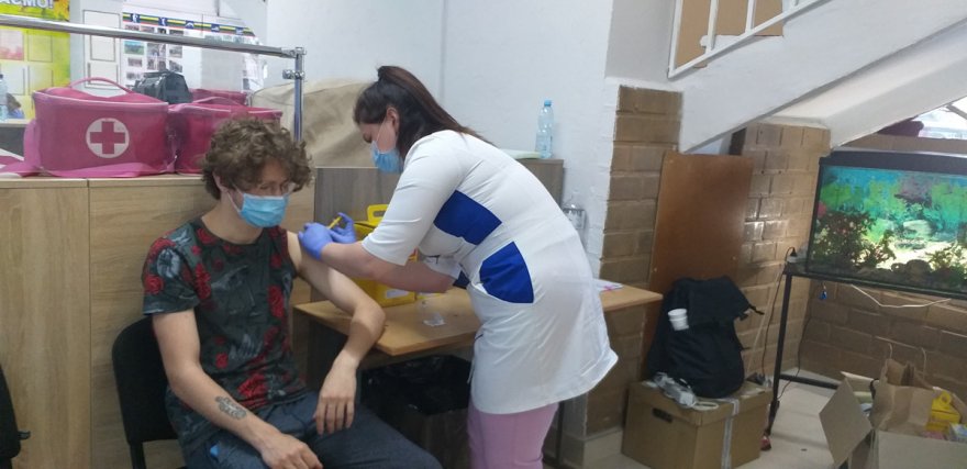 Триває масова вакцинація в приміщенні БориспільськоїДЮСШ Триває масова вакцинація в приміщенні БориспільськоїДЮСШ