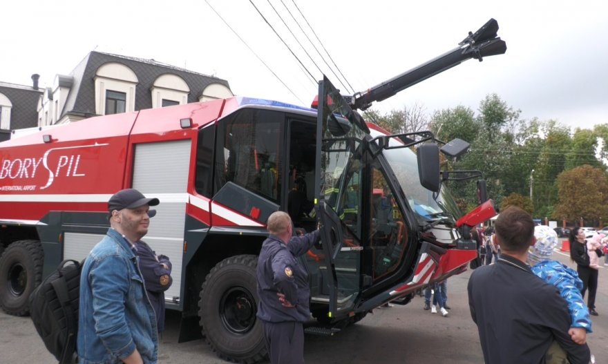 На День міста бориспільці мали нагоду побачити різноманітну спецтехніку