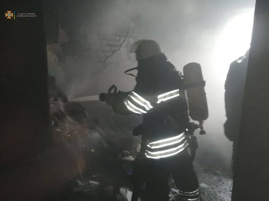 Бориспіль, вул. Бежівка: у задимленій квартирі виявлено потерпілого Бориспіль, вул. Бежівка: у задимленій квартирі виявлено потерпілого