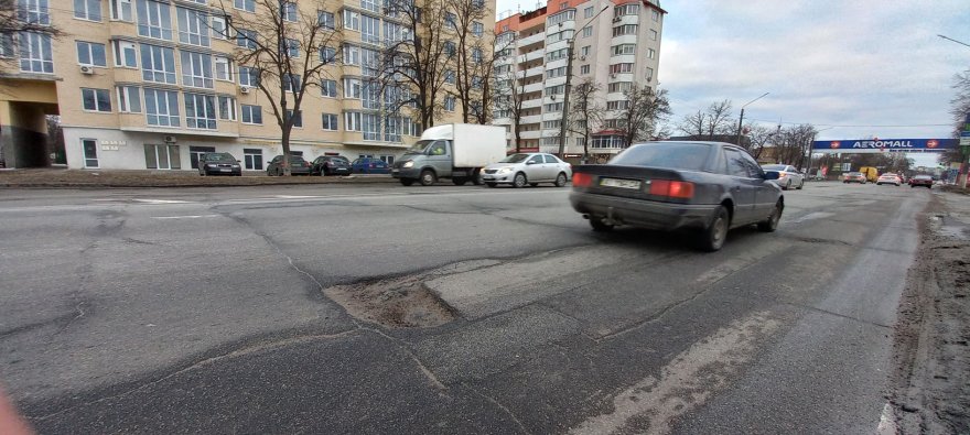 Дороги Борисполя: увага на розмітку та вибоїни Дороги Борисполя: увага на розмітку та вибоїни