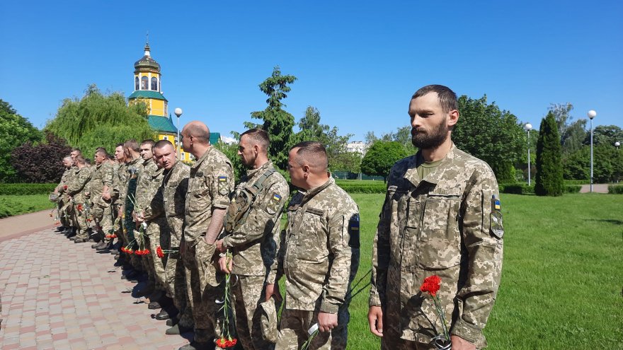 В Борисполі відбулося вшанування пам'яті наших героїв, які в 2014 році загинули над Слов'янськом В Борисполі відбулося вшанування пам'яті наших героїв, які в 2014 році загинули над Слов'янськом