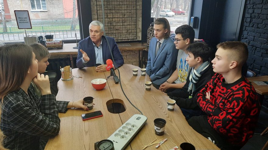 Кава з депутатом Миколою Дженджебіром Кава з депутатом Миколою Дженджебіром