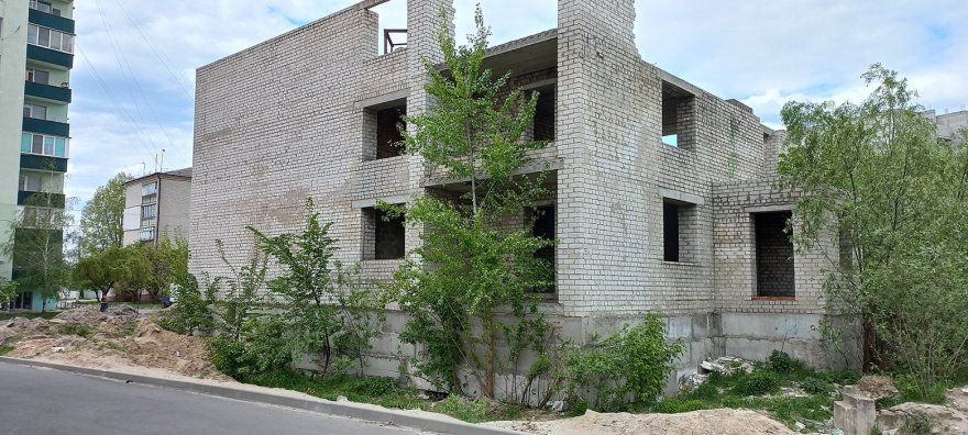 Недобудова-руїна на Головатого: довга пісня з примарними перспективами Недобудова-руїна на Головатого: довга пісня з примарними перспективами