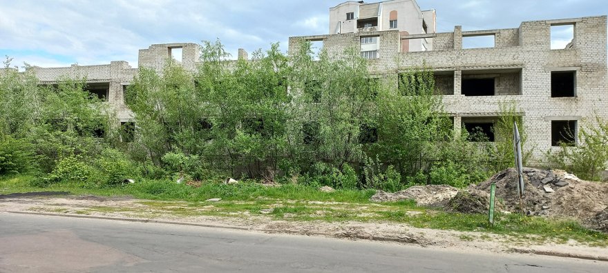 Недобудова-руїна на Головатого: довга пісня з примарними перспективами Недобудова-руїна на Головатого: довга пісня з примарними перспективами