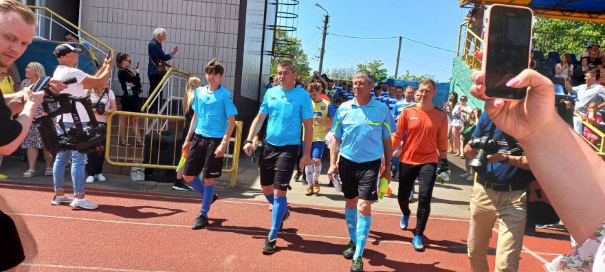 ФК «Маестро» та футбольна збірна громади Борисполя — дорослі пристрасті заради посмішок дітей