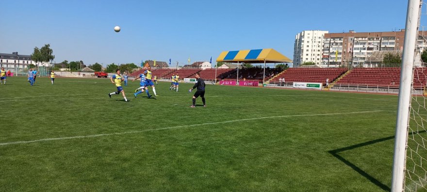 ФК «Маестро» та футбольна збірна громади Борисполя — дорослі пристрасті заради посмішок дітей