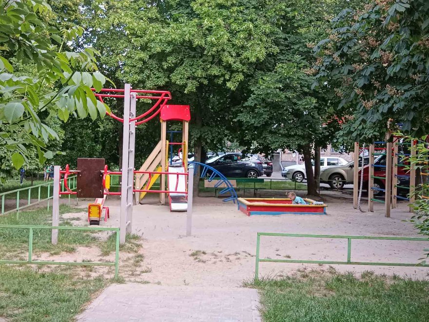За обслуговування дитячих майданчиків платитимуть мешканці багатоквартирних будинків За обслуговування дитячих майданчиків платитимуть мешканці багатоквартирних будинків