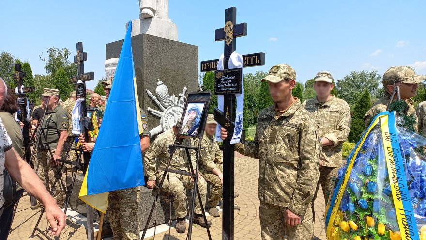 Трьох воїнів-захисників Бориспіль проводжав в останню путь Трьох воїнів-захисників Бориспіль проводжав в останню путь